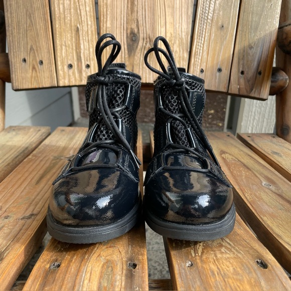 Sorel Major Black Patent Mesh Boot Size 6 Leather Ankle Bootie - Picture 12 of 16